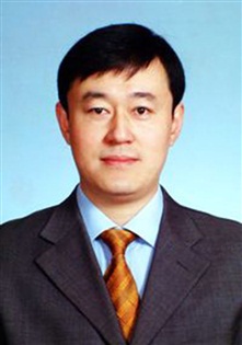 谢群山